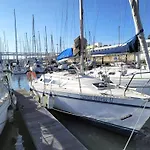 Apartman Sleep Aboard A Sailing Boat In