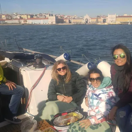 Be Local - Sleep Aboard The Santa Maria Sailing Boat In Apartment