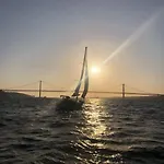 Apartman Sleep Aboard A Sailing Boat In *