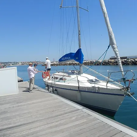Sleep Aboard A Sailing Boat In Lägenhet *