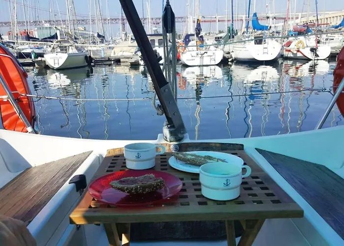 Sleep Aboard A Sailing Boat In Апартаменты