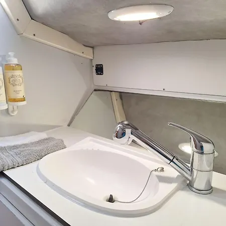 Apartamento Sleep Aboard A Sailing Boat In Lisboa