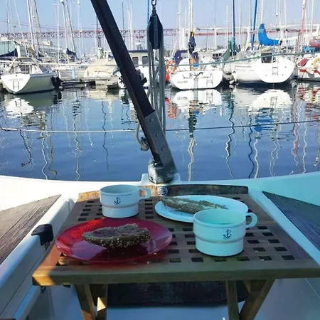 Sleep Aboard A Sailing Boat In Апартаменты