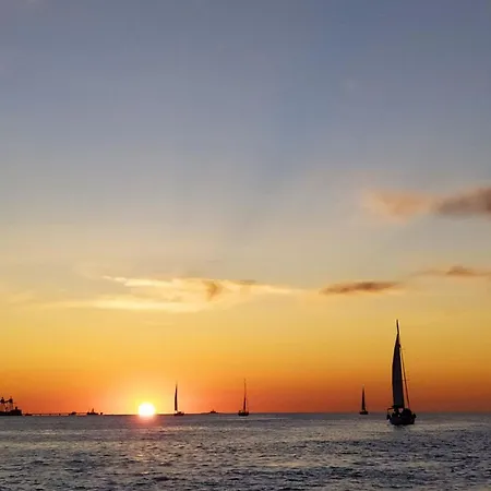 Be Local - Sleep Aboard The Santa Maria Sailing Boat In * Lizbona