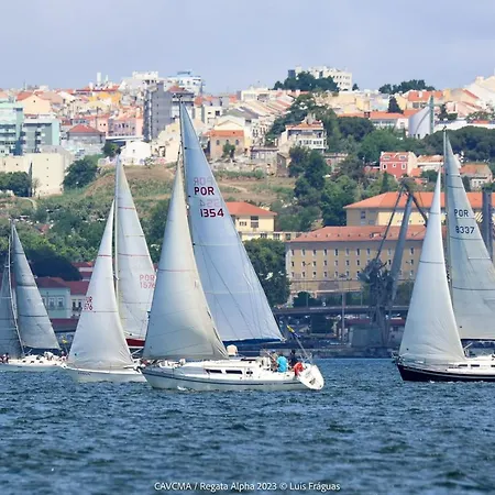 Be Local - Sleep Aboard The Santa Maria Sailing Boat In Apartament