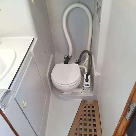 Appartamento Sleep Aboard A Sailing Boat In Lisbona
